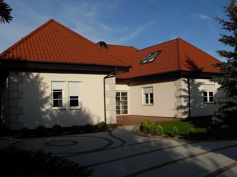 Villa Hof Любонь Экстерьер фото